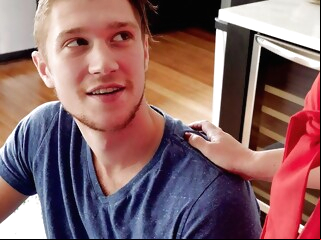 babe Mommy's Valentines Day Fun - S12:e5 blowjob